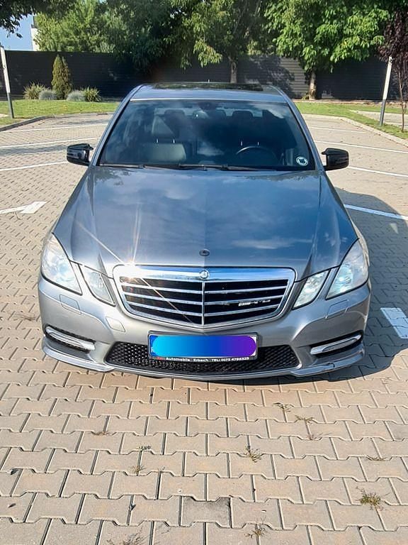 Silber Gebraucht 2013 Mercedes E400 Limousine | 17.700 € (Fairer Preis) - Bild 1/4