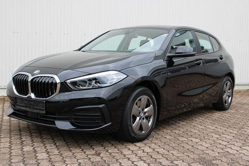 Schwarz Gebraucht 2023 BMW 118 Advantage Kleinwagen | 20.999 € (Fairer Preis) - Bild 1/4