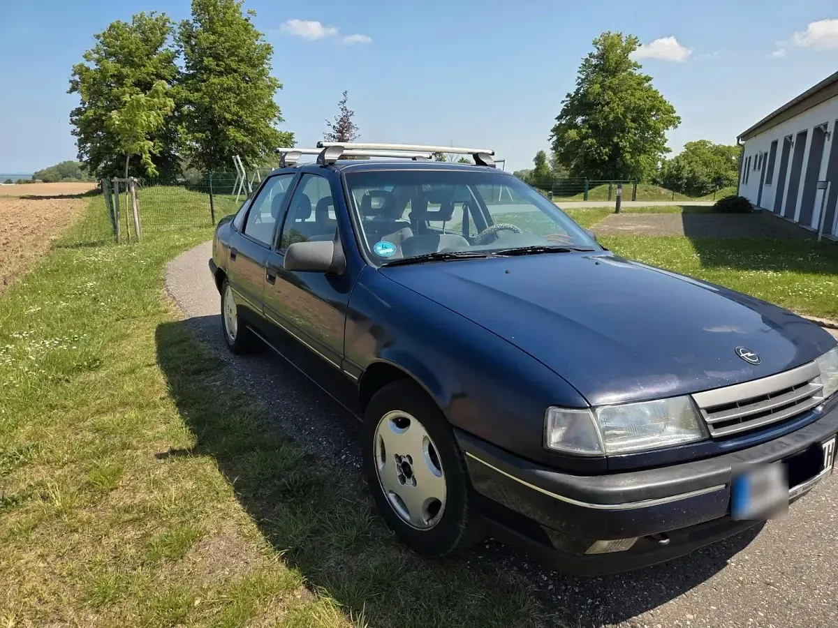 Gebraucht Opel Vectra 90 PS (66 kW) 1992 Blau Limousine