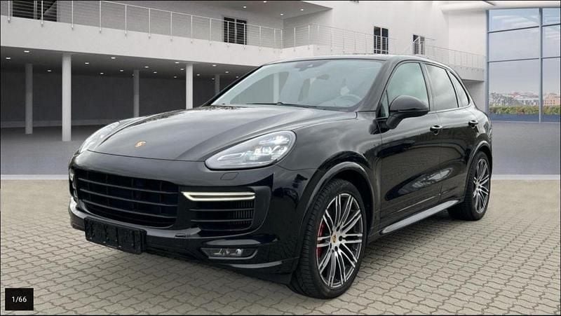 Schwarz Gebraucht 2017 Porsche Cayenne GTS Chrono SUV | 44.500 € (Etwas zu teuer) - Bild 1/4