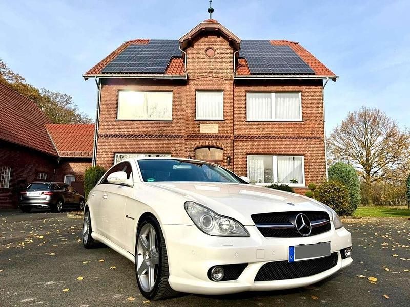 Weiß Gebraucht 2006 Mercedes CLS55 AMG AMG Coupé | 24.500 € (Fairer Preis) - Bild 1/4