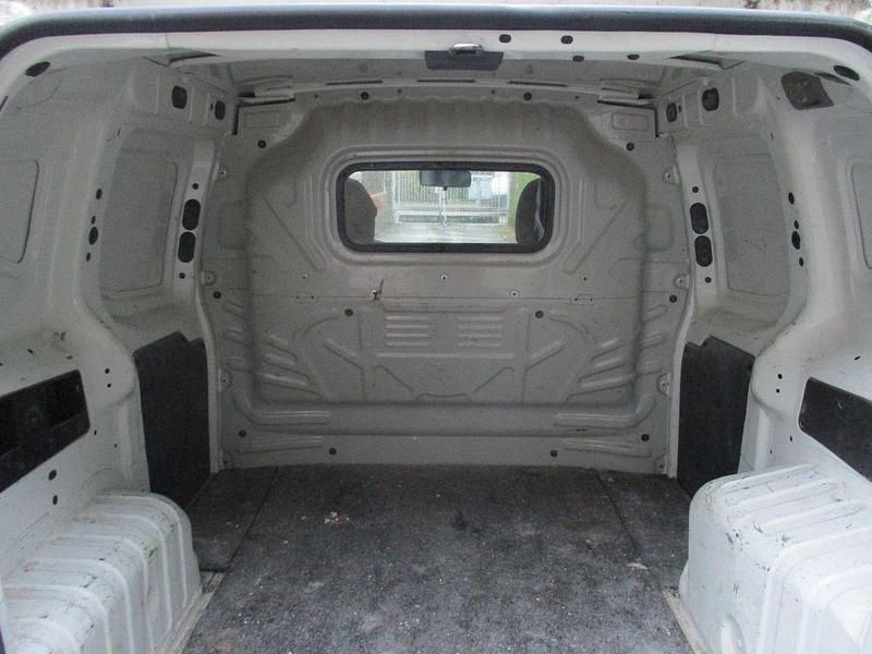 Gebraucht Peugeot Bipper 73 PS (53 kW) 2010 Weiß Van / Kleinbus