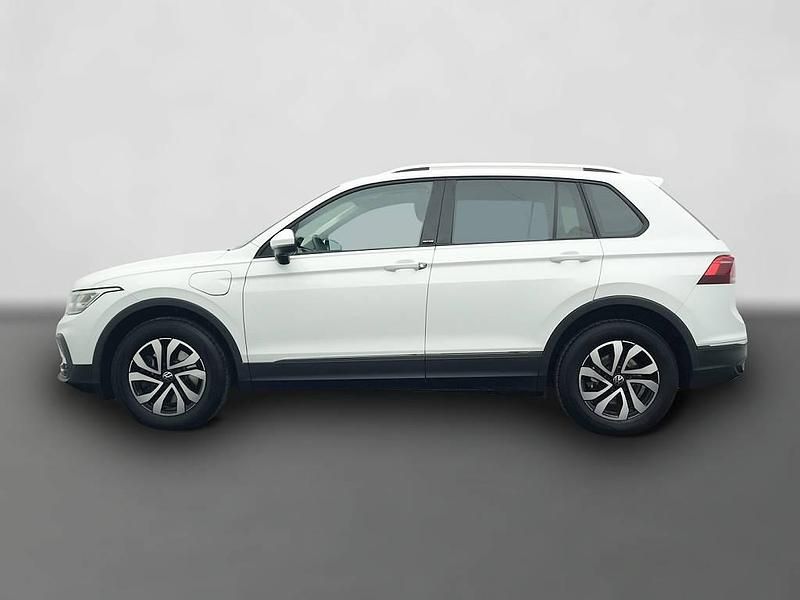 Gebraucht VW Tiguan Active 245 PS (180 kW) 2022 Weiß SUV