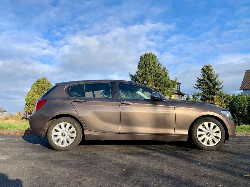 Gebraucht BMW 114 102 PS (75 kW) 2012 Braun Kleinwagen