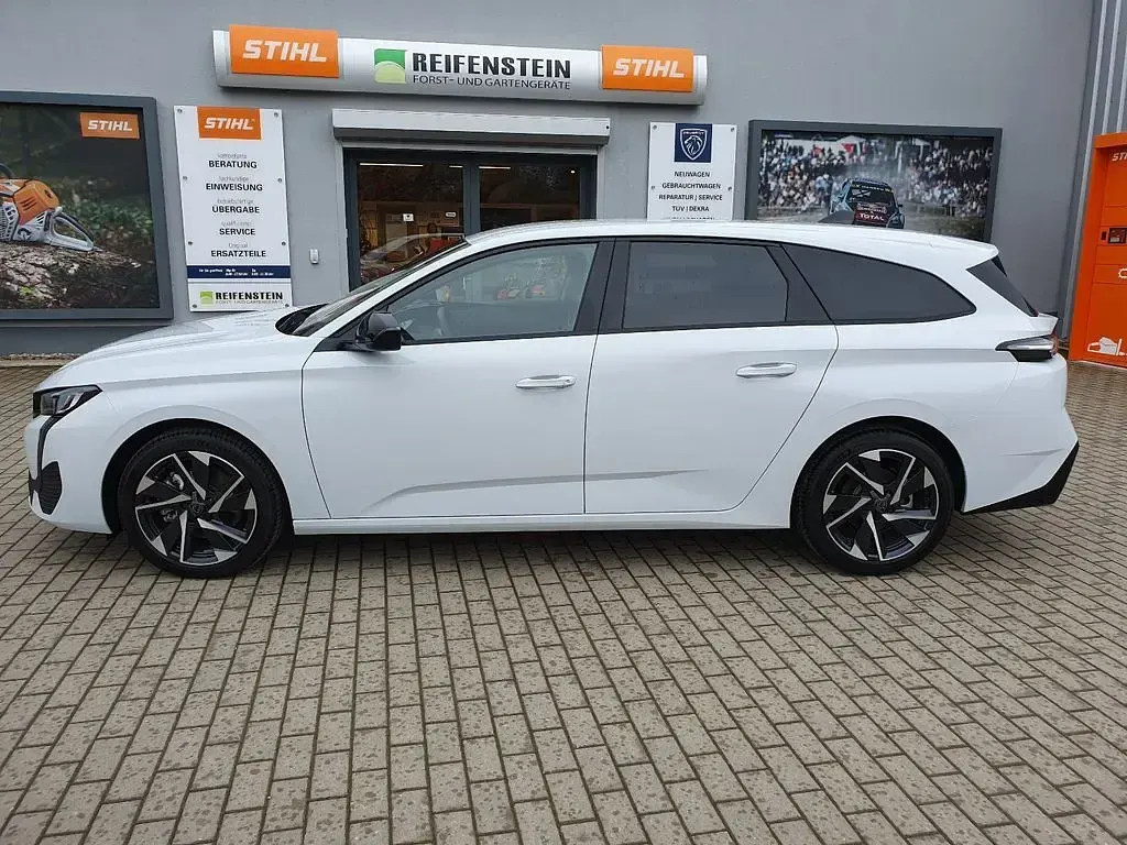 Neu Peugeot 308 SW Allure 131 PS (96 kW) 2025 Okenit weiss Kombi