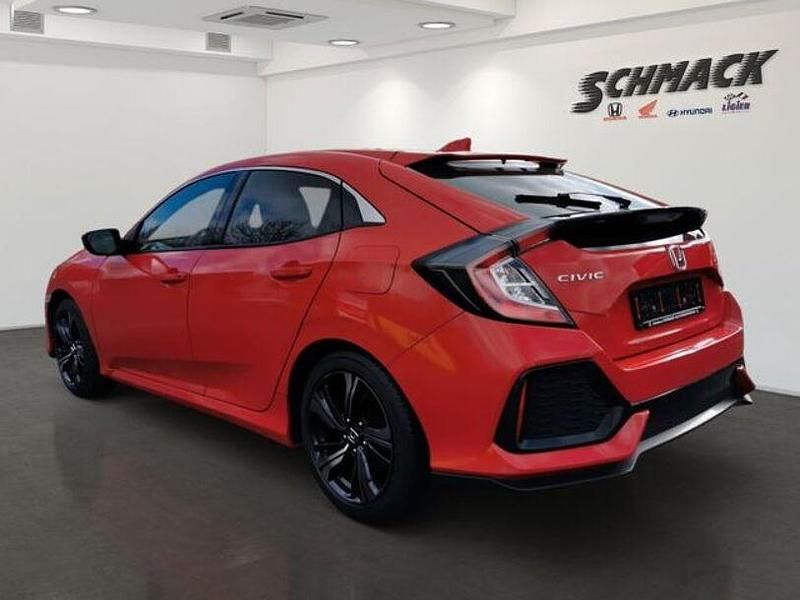 Gebraucht Honda Civic Elegance 129 PS (94 kW) 2018 Rot Limousine