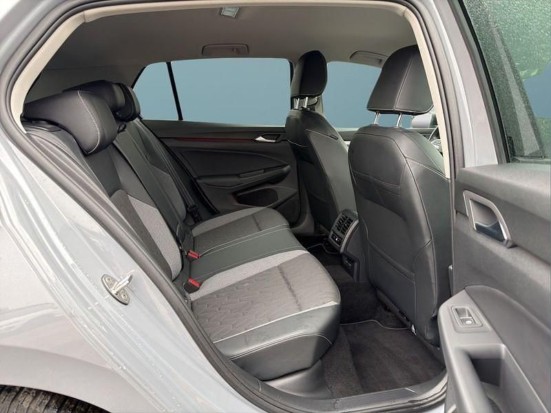 Gebraucht VW Golf VIII 150 PS (110 kW) 2025 Grau Kleinwagen