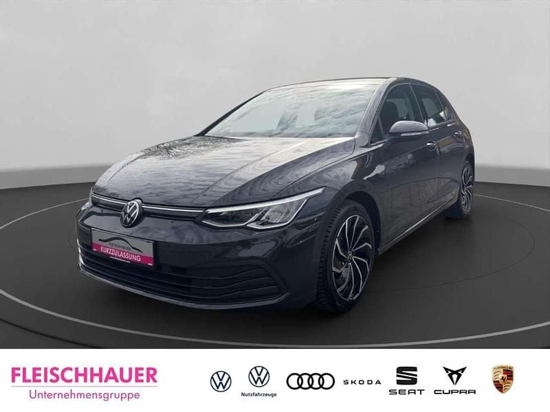 Gebraucht VW Golf VIII Life 150 PS (110 kW) 2023 Grau Limousine