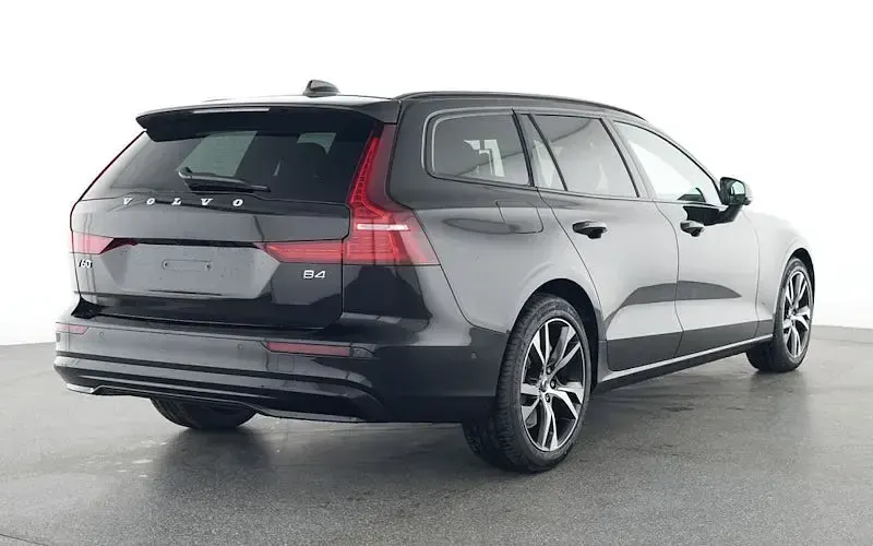 Gebraucht Volvo V60 Ultra 197 PS (144 kW) 2025 Onyx schwarz Kombi
