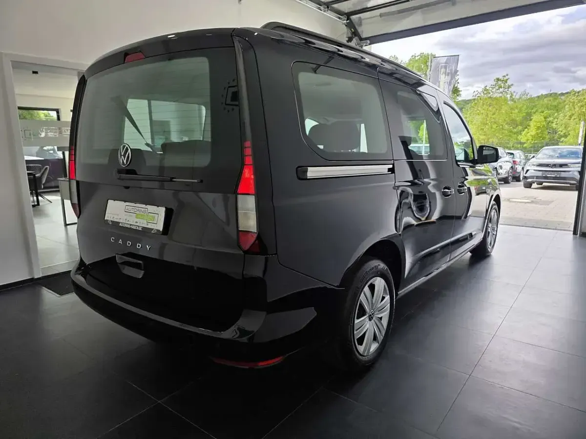 Neu VW Caddy 122 PS (89 kW) 2026 Deep black perleffekt Van / Kleinbus