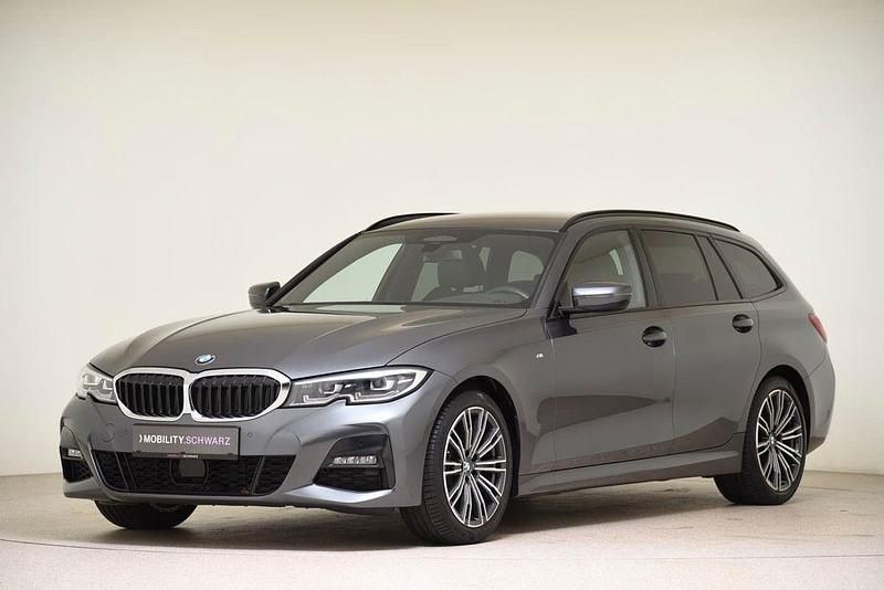 Grau Gebraucht 2021 BMW 320 M Sport Kombi | 27.990 € (Guter Preis) - Bild 1/4