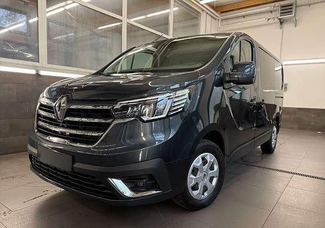 Gebraucht Renault Trafic 150 PS (110 kW) 2024 Grau metallic Van / Kleinbus
