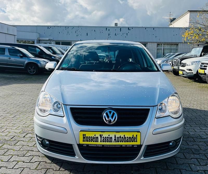 Silber Gebraucht 2005 VW Polo Comfortline Kleinwagen | 2.499 € (Fairer Preis) - Bild 1/4