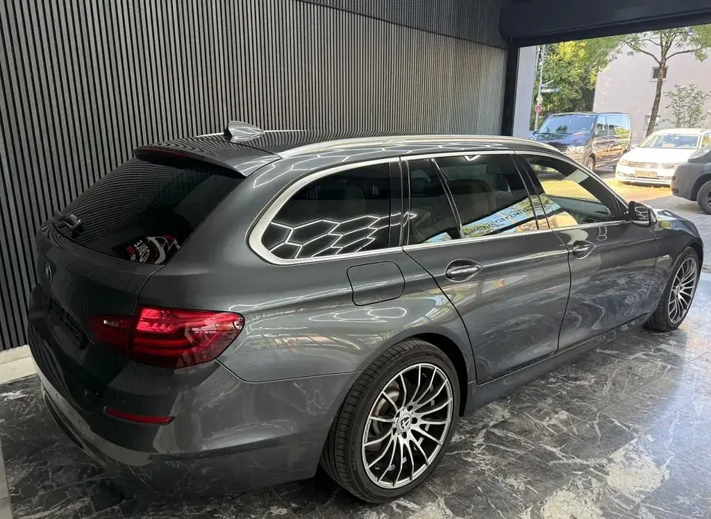 Gebraucht BMW 530 Performance 258 PS (189 kW) 2016 Grau Kombi