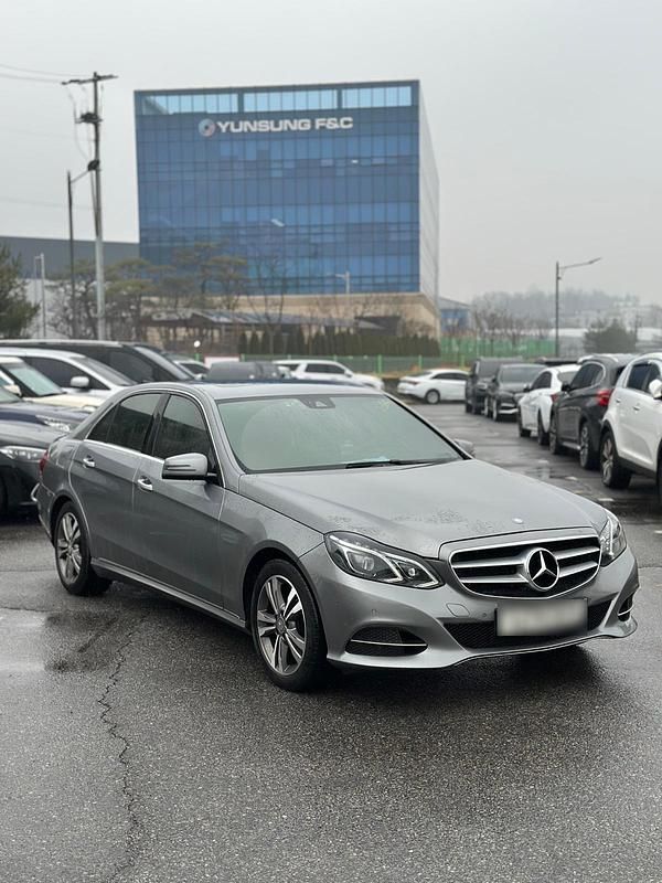 Gebraucht Mercedes E220 170 PS (125 kW) 2014 Grau Limousine