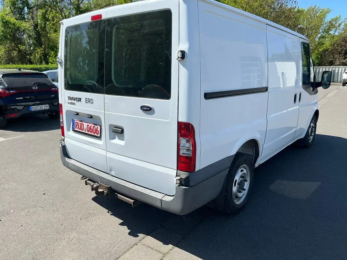 Usado Ford Transit 86 HP (63 kW) 2011 Branco Monovolume