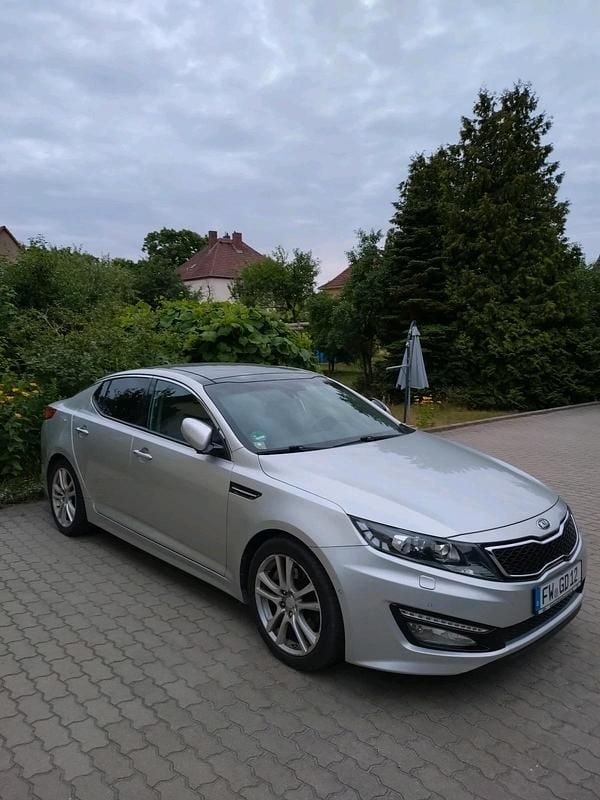 Grau Gebraucht 2013 Kia Optima Limousine | 9.500 € (Guter Preis) - Bild 1/4
