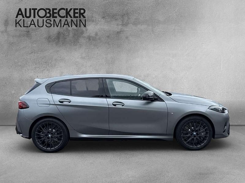 Neu BMW 135 300 PS (220 kW) 2025 Frozen pure grey metallic Kleinwagen