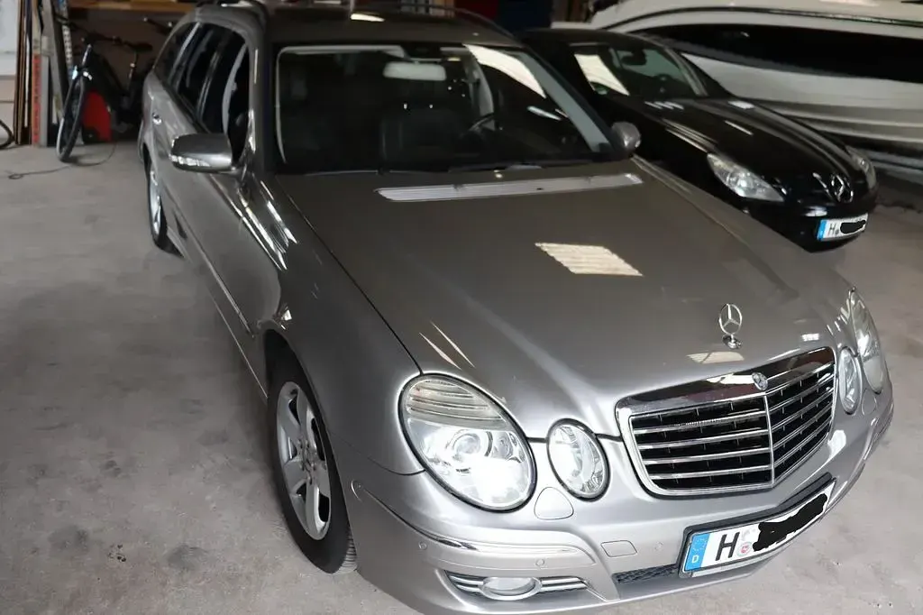 Gebraucht Mercedes E320 Avantgarde 224 PS (164 kW) 2006 Silber Limousine