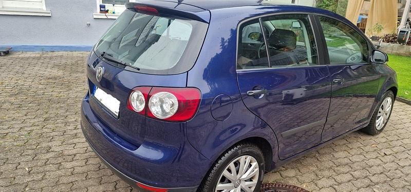 Gebraucht 2005 VW Golf IV Kleinwagen | 3.400 € (Teuer) - Bild 1/4