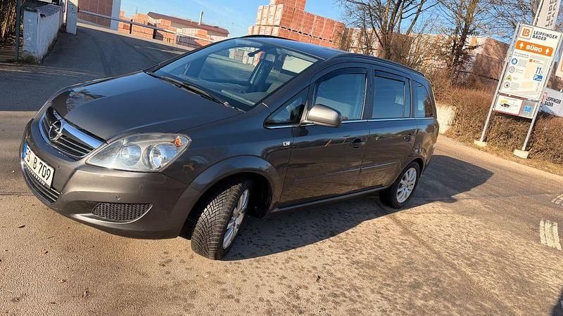 Gebraucht Opel Zafira Selection 116 PS (85 kW) 2011 Grau Van / Kleinbus