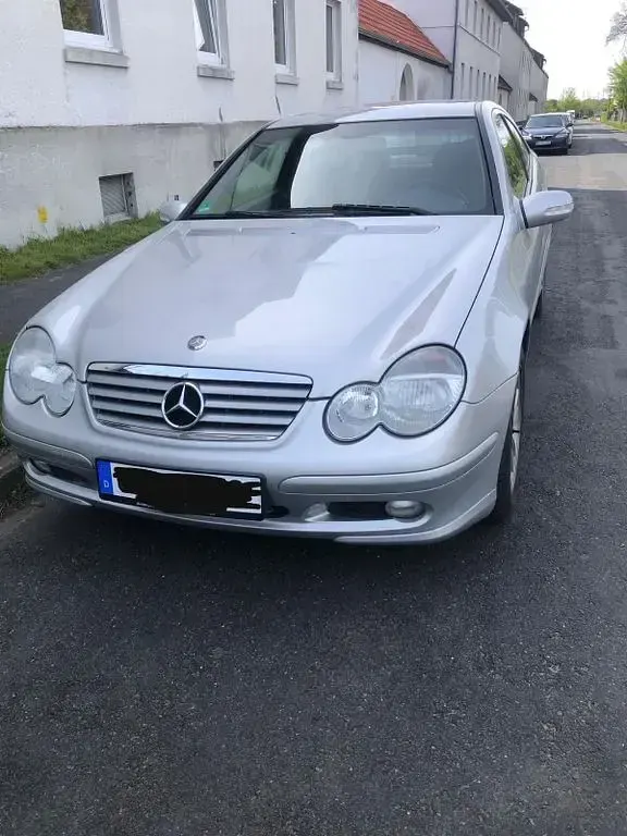 Gebraucht Mercedes C180 143 PS (105 kW) 2004 Grau Coupé