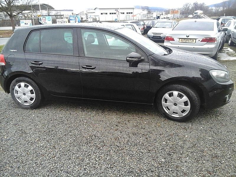 Gebraucht VW Golf VI Team 105 PS (77 kW) 2010 Schwarz Kleinwagen