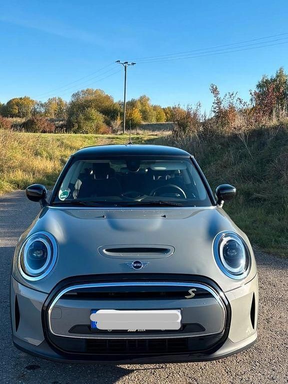 Grau Gebraucht 2022 Mini Cooper SE Essential Kleinwagen | 16.200 € (Fairer Preis) - Bild 1/4