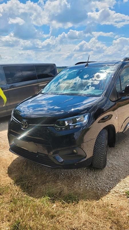 Schwarz Gebraucht 2023 Toyota Proace City Van | 24.990 € - Bild 1/4