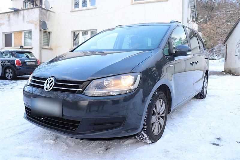 Second-hand VW Sharan 140 CP (102 kW) 2011 Albastru Monovolum
