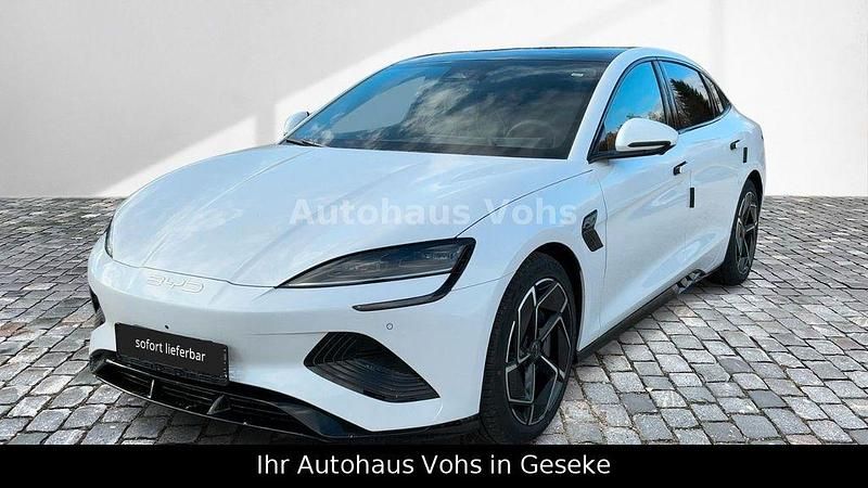 Neu BYD Seal Design 230 kW (313 PS) 2025 Schwarz Limousine