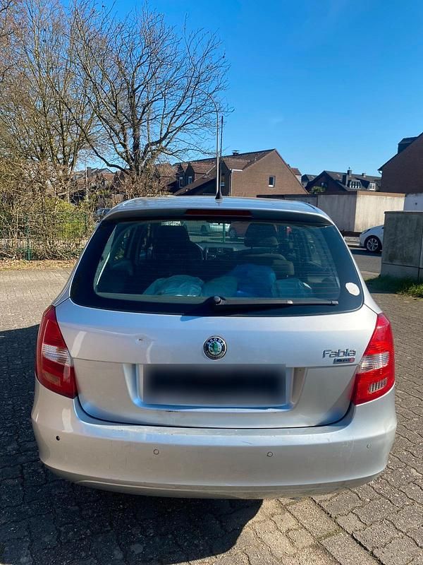 Gebraucht Skoda Fabia 90 PS (66 kW) 2010 Silber Kombi