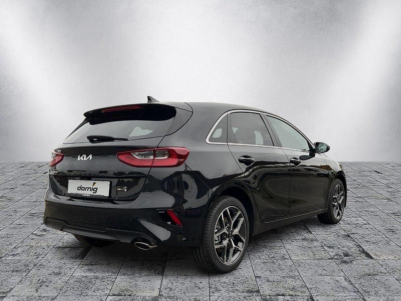 Neu Kia Ceed Platinum 140 PS (102 kW) 2025 Schwarz Kleinwagen