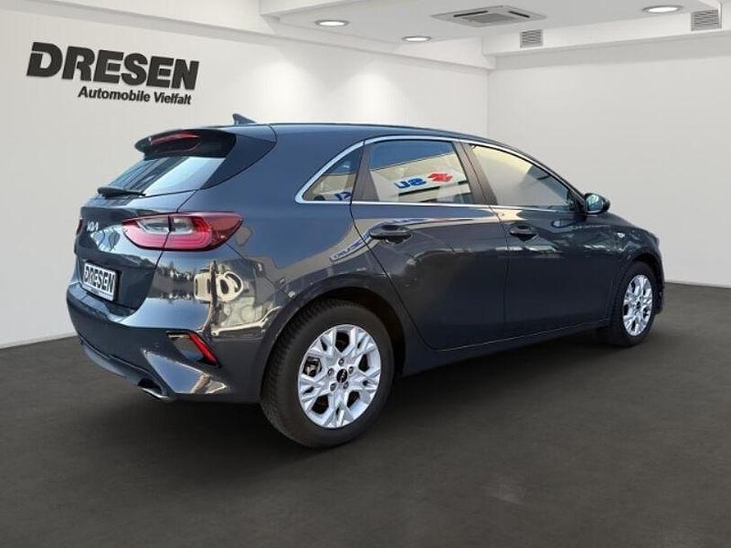 Gebraucht Kia Ceed Vision 140 PS (102 kW) 2025 H8g) pentametal met. (grau Kleinwagen