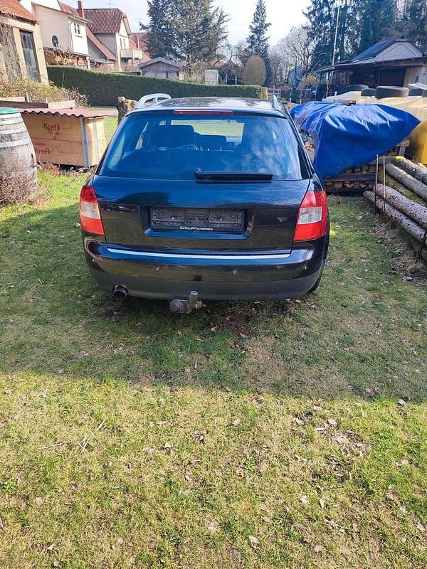 Second-hand Audi A4 130 CP (95 kW) 2003 Negru Break
