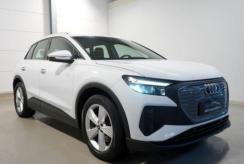 Weiß Gebraucht 2023 Audi Q4 e-tron Sport SUV | 27.980 € (Superpreis) - Bild 1/4