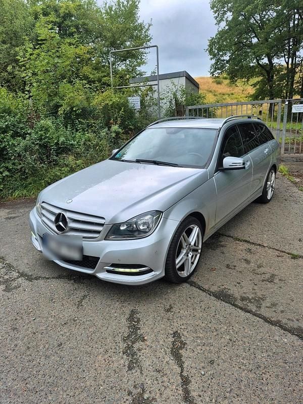 Silber Gebraucht 2014 Mercedes C220 Kombi | 9.600 € (Superpreis) - Bild 1/4
