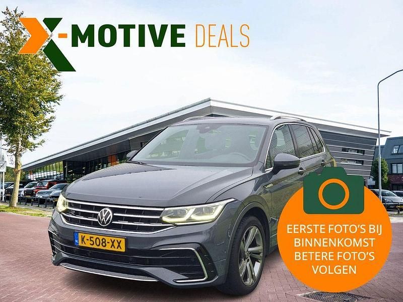 Grau Gebraucht 2021 VW Tiguan Business+ SUV | 17.900 € (Superpreis) - Bild 1/4