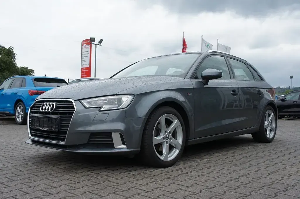 Gebraucht Audi A3 Sport 150 PS (110 kW) 2017 Grau Limousine