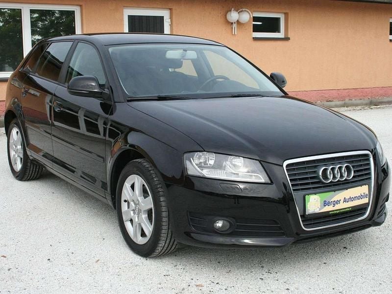 Brillantschwarz Gebraucht 2010 Audi A3 Sportback Attraction Kombi | 6.995 € (Fairer Preis) - Bild 1/4