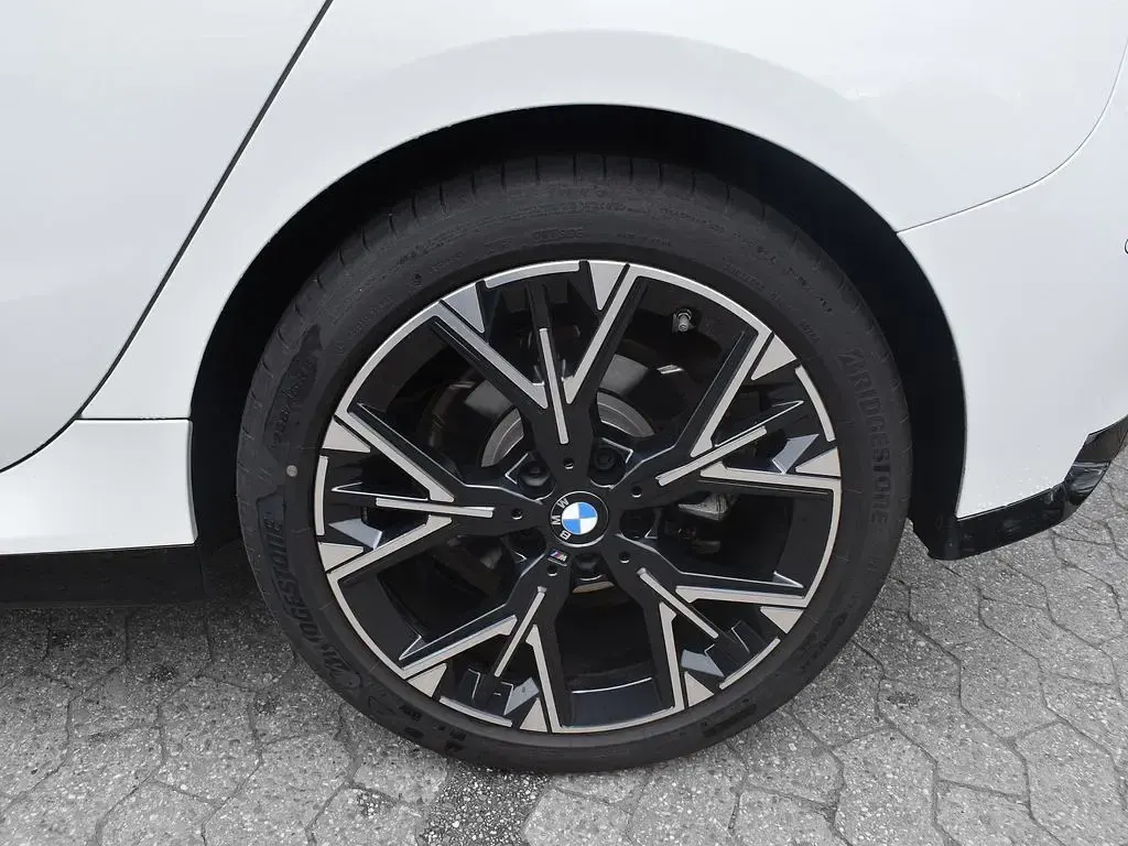 Gebraucht BMW 120 Sport Line 156 PS (114 kW) 2025 Alpinweiß uni Kleinwagen