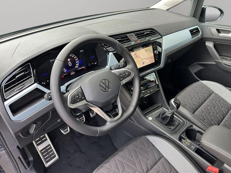 Gebraucht VW Touran Goal 122 PS (89 kW) 2025 Grau Van / Kleinbus