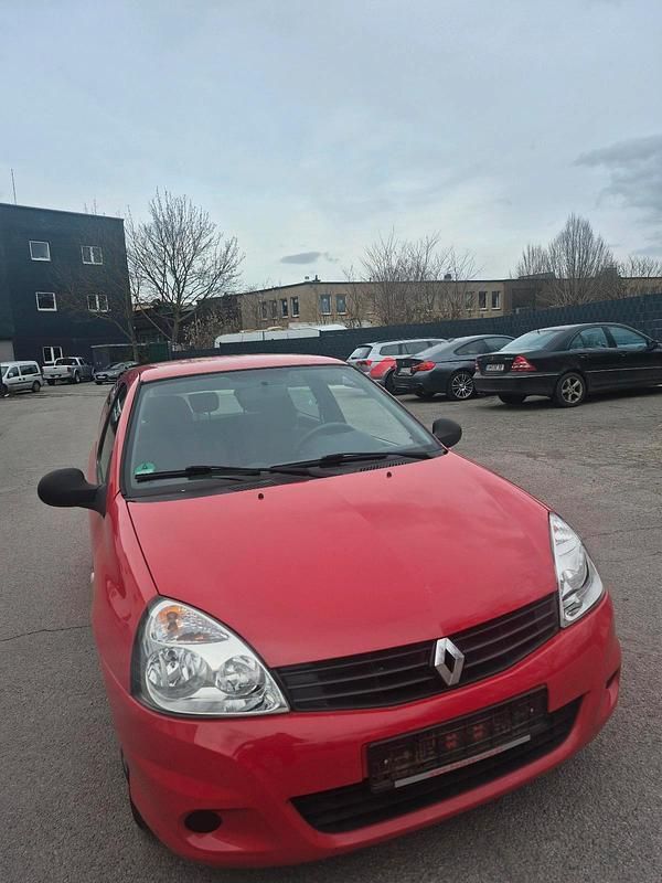 Rot Gebraucht 2010 Renault Clio II Limousine | 2.280 € - Bild 1/4