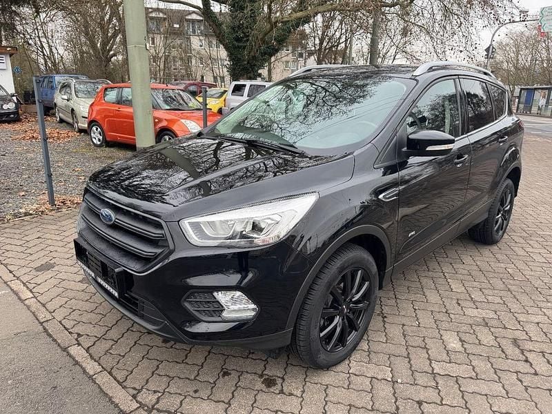 Gebraucht Ford Kuga Cool & Connect 182 PS (133 kW) 2017 Schwarz SUV