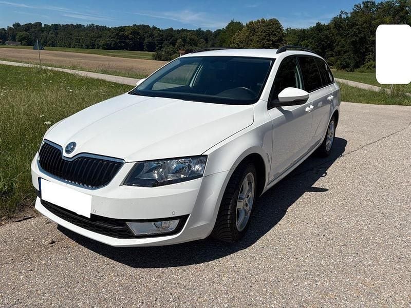 Weiß Gebraucht 2014 Skoda Octavia Ambition Kombi | 7.200 € (Superpreis) - Bild 1/4