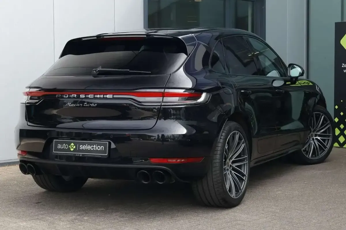 Gebraucht Porsche Macan Turbo Sport 441 PS (324 kW) 2020 Schwarz SUV