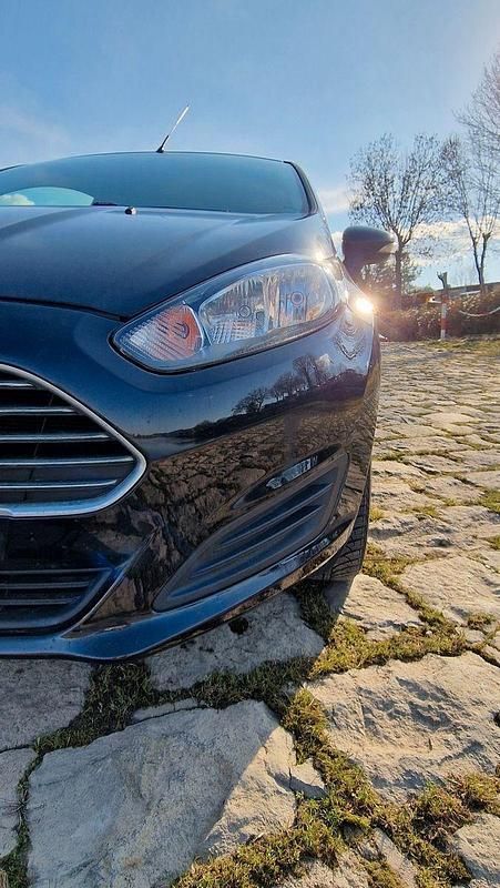 Gebraucht Ford Fiesta 95 PS (69 kW) 2013 Schwarz Kleinwagen