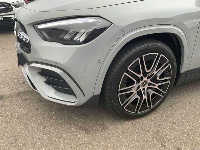 Gebraucht Mercedes GLA200 AMG 150 PS (110 kW) 2026 Grau SUV