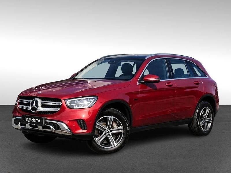 Gebraucht Mercedes GLC300e 306 PS (225 kW) 2021 Rot SUV