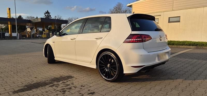 Gebraucht VW Golf VII R-line 150 PS (110 kW) 2014 Weiß Kleinwagen